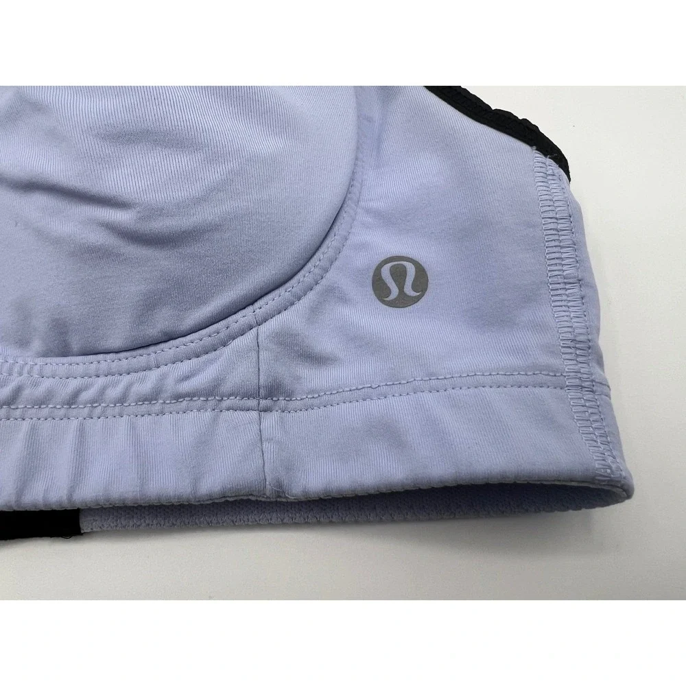 Lululemon Athletica Sports Bra Women's Size 32C Built-in Support Athletic Sporty